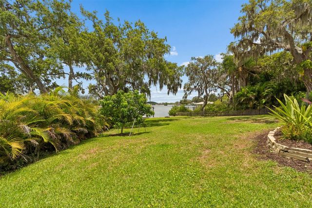 904 BAYSHORE DRIVE, Tarpon Springs, FL 34689