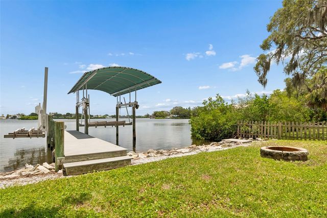 904 BAYSHORE DRIVE, Tarpon Springs, FL 34689