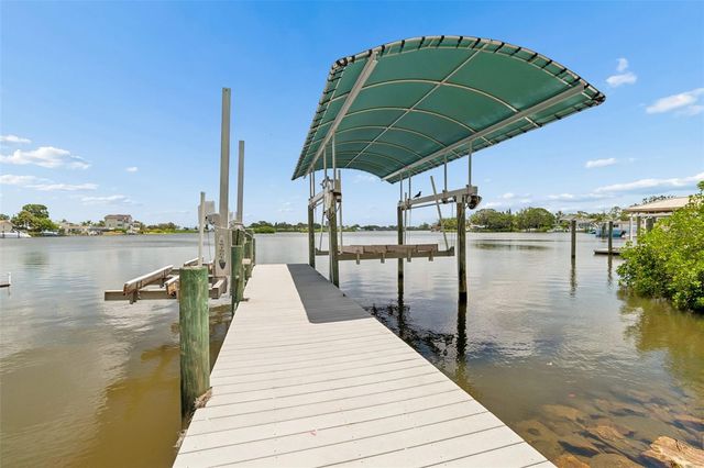 904 BAYSHORE DRIVE, Tarpon Springs, FL 34689