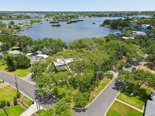 904 BAYSHORE DRIVE, Tarpon Springs, FL 34689