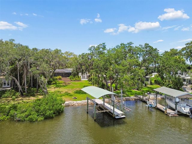 904 BAYSHORE DRIVE, Tarpon Springs, FL 34689