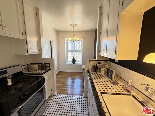 640 S Bronson Avenue 107, Los Angeles, CA 90010