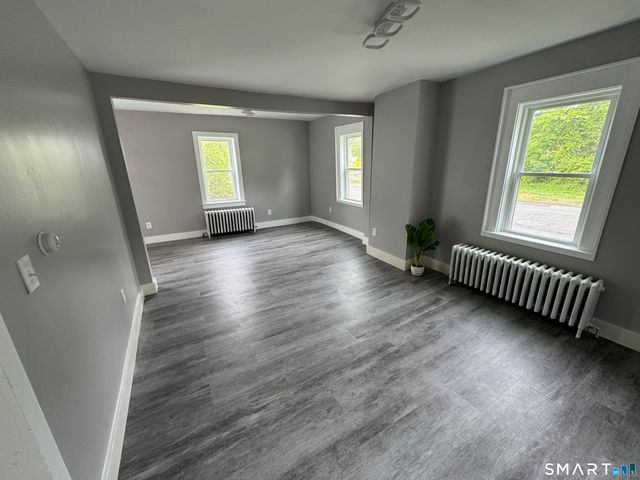 10 Center Street, Windsor Locks, CT 06096