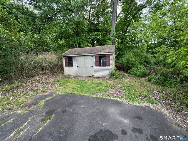 10 Center Street, Windsor Locks, CT 06096