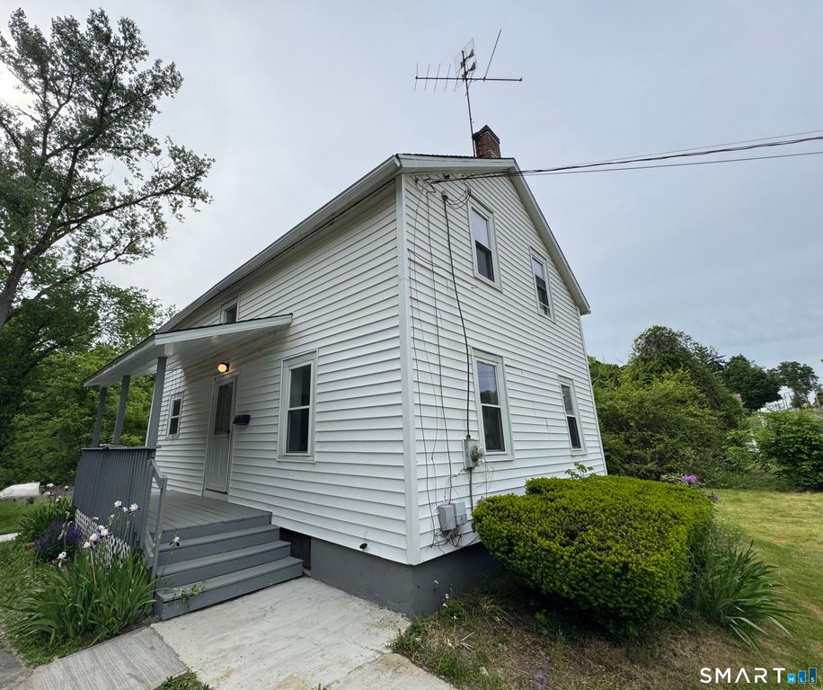 10 Center Street, Windsor Locks, CT 06096