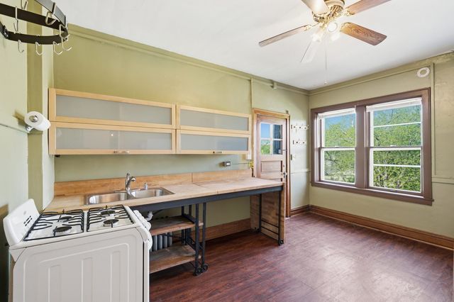 1622 18TH Avenue 24, Rock Island, IL 61201