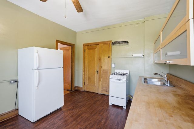 1622 18TH Avenue 24, Rock Island, IL 61201