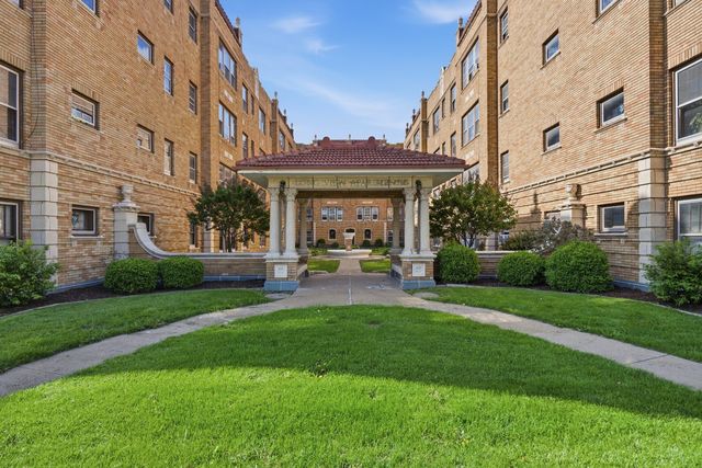 1622 18TH Avenue 24, Rock Island, IL 61201