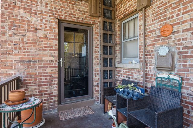 1622 18TH Avenue 24, Rock Island, IL 61201
