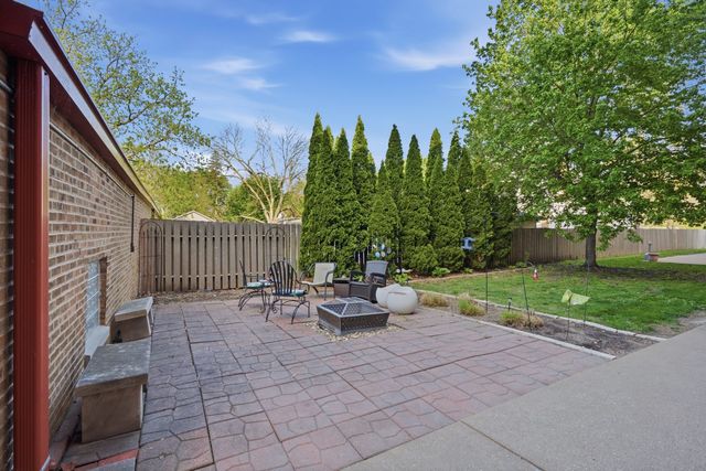 1622 18TH Avenue 24, Rock Island, IL 61201