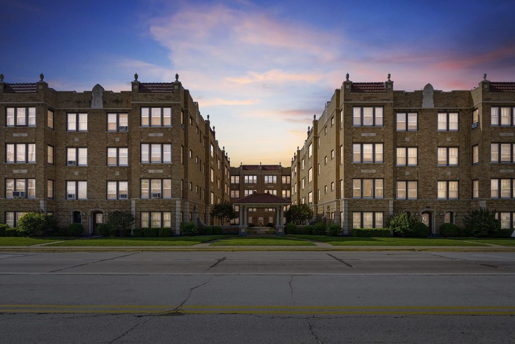 1622 18TH Avenue 24, Rock Island, IL 61201
