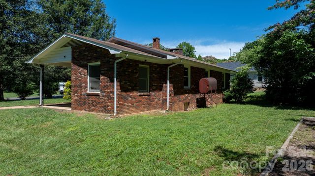 333 Chapel Hill Church Loop, Marion, NC 28752