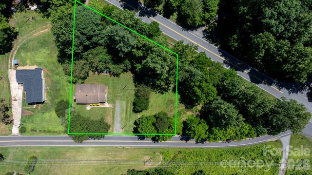 333 Chapel Hill Church Loop, Marion, NC 28752
