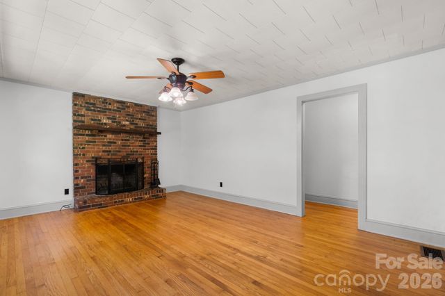 333 Chapel Hill Church Loop, Marion, NC 28752