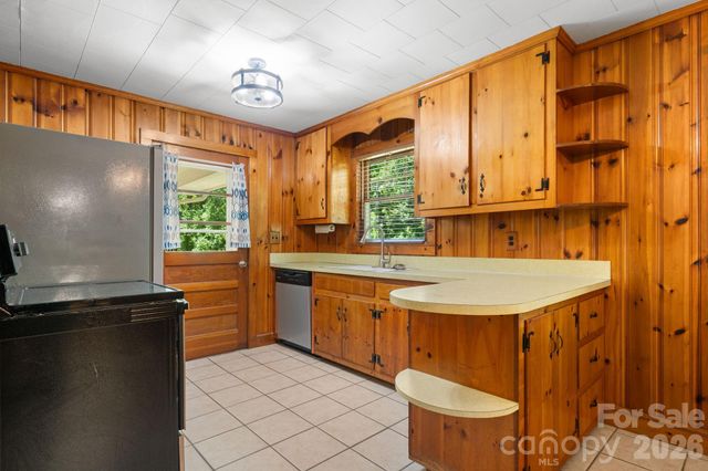 333 Chapel Hill Church Loop, Marion, NC 28752