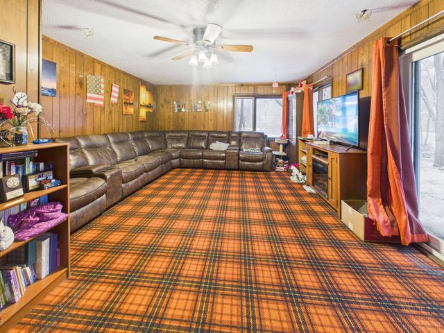 543 5th Avenue NE, Melrose, MN 56352