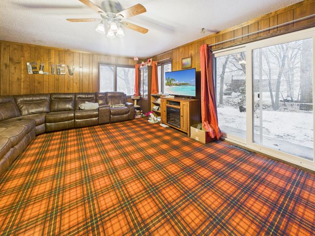 543 5th Avenue NE, Melrose, MN 56352