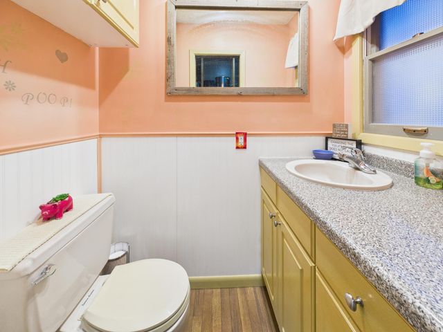 543 5th Avenue NE, Melrose, MN 56352