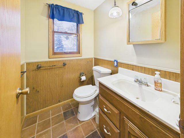 543 5th Avenue NE, Melrose, MN 56352