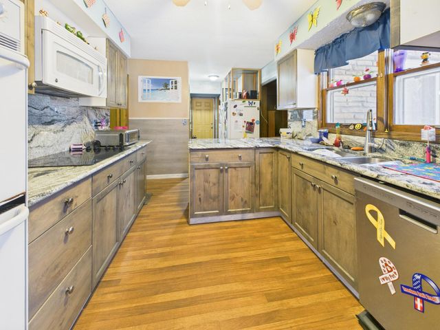 543 5th Avenue NE, Melrose, MN 56352