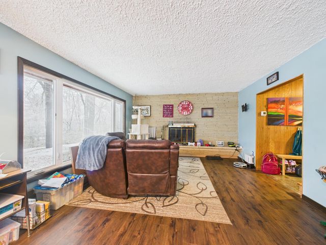 543 5th Avenue NE, Melrose, MN 56352