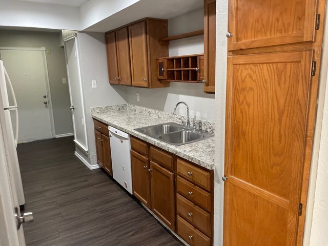 2221 Jackson Circle, Carrollton, TX 75006