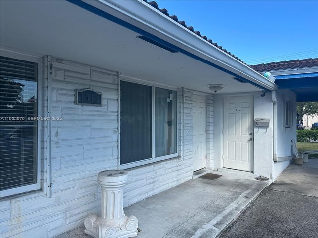 1611 NE 50th Ct, Fort Lauderdale, FL 33334