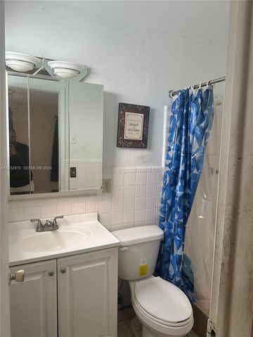 1611 NE 50th Ct, Fort Lauderdale, FL 33334