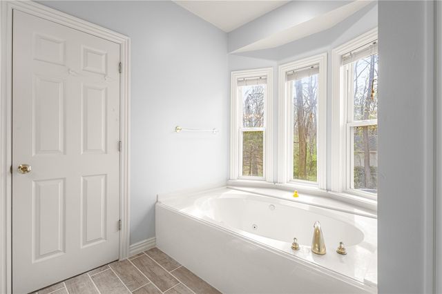 310 Laurinda Drive, Bentonville, AR 72712