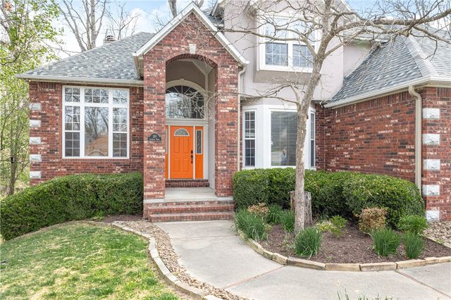 310 Laurinda Drive, Bentonville, AR 72712