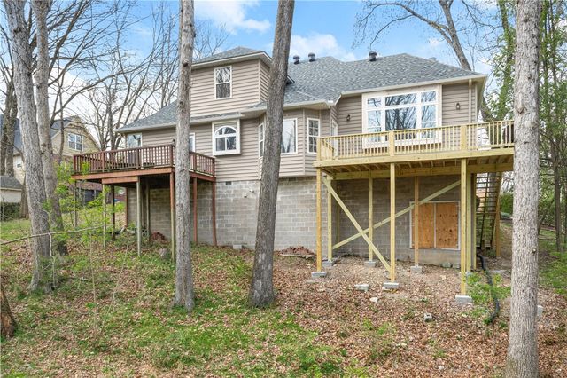 310 Laurinda Drive, Bentonville, AR 72712