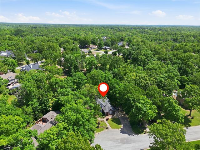 310 Laurinda Drive, Bentonville, AR 72712