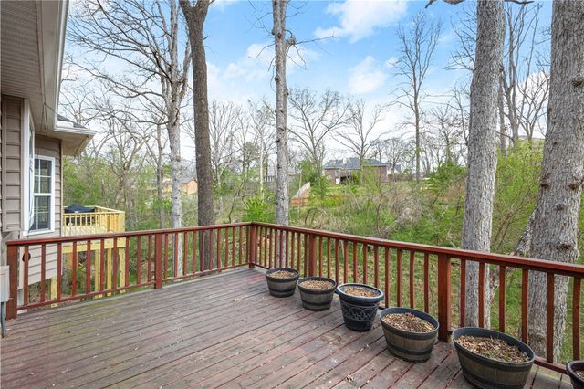 310 Laurinda Drive, Bentonville, AR 72712