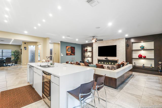 15123 Mossoak Cove, San Antonio, TX 78248