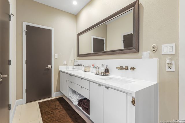 15123 Mossoak Cove, San Antonio, TX 78248