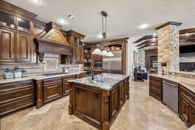 21010 Kings River Point Drive, Kingwood, TX 77346