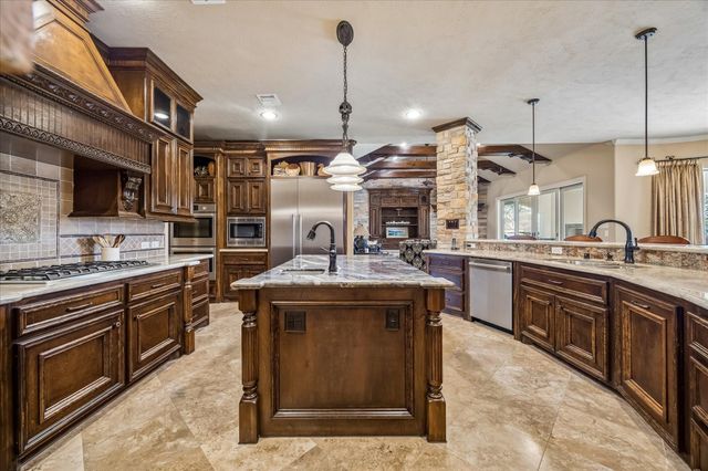 21010 Kings River Point Drive, Kingwood, TX 77346