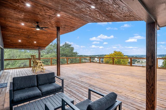 519 Glenn Dr, Canyon Lake, TX 78133