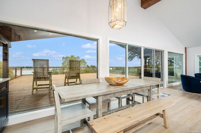 519 Glenn Dr, Canyon Lake, TX 78133