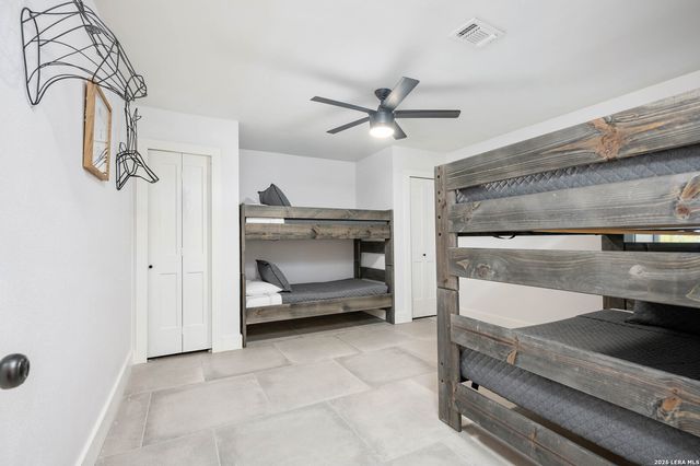 519 Glenn Dr, Canyon Lake, TX 78133