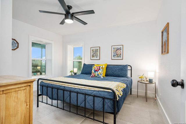 519 Glenn Dr, Canyon Lake, TX 78133