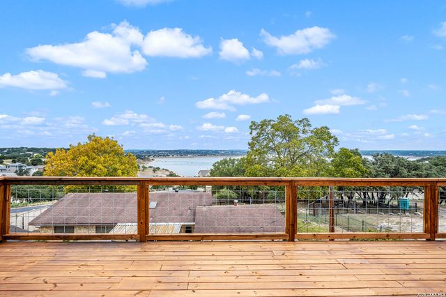 519 Glenn Dr, Canyon Lake, TX 78133