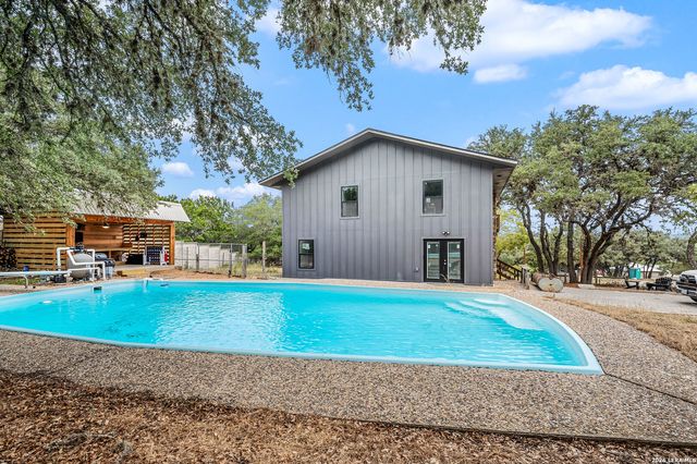 519 Glenn Dr, Canyon Lake, TX 78133