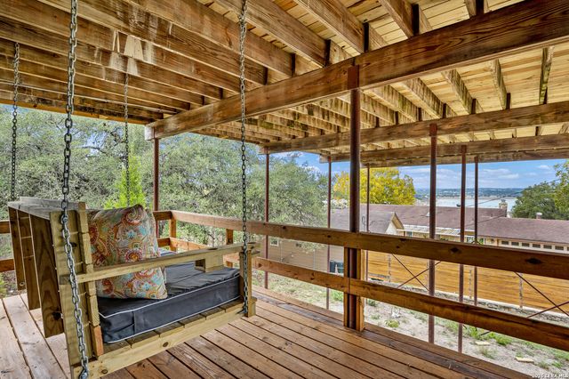 519 Glenn Dr, Canyon Lake, TX 78133