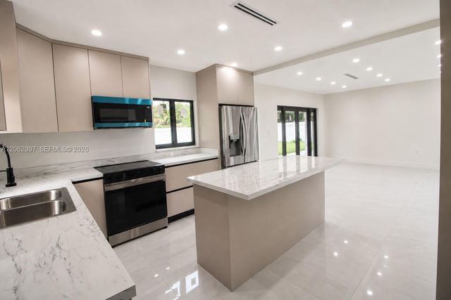 1571 NW 132nd St, Miami, FL 33167