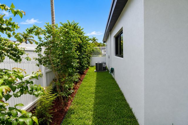 1571 NW 132nd St, Miami, FL 33167