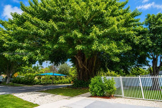 1571 NW 132nd St, Miami, FL 33167
