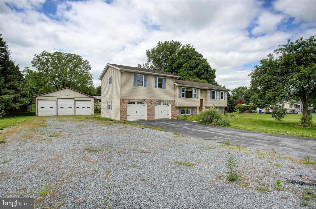 7170 RURITAN DRIVE, Chambersburg, PA 17202