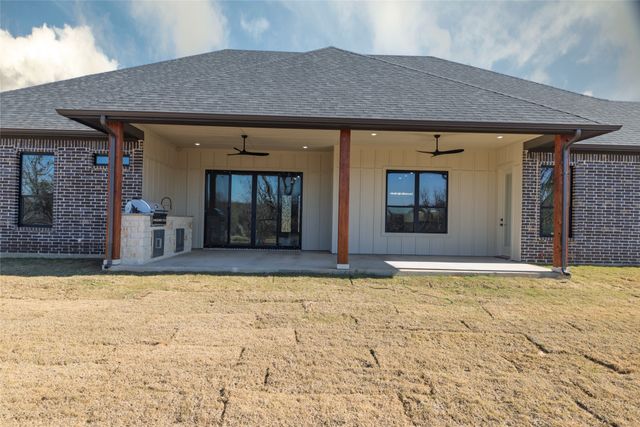 544 High Tower Lane, Granbury, TX 76049