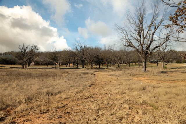 544 High Tower Lane, Granbury, TX 76049